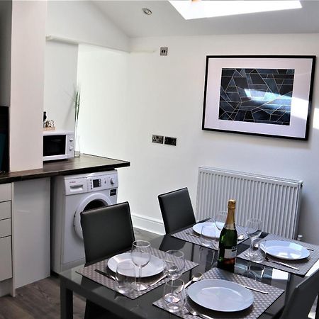 Victoria 4 Bedroom Serviced House Short Lets - Near Northampton Gen Hosp & Town Centre Exterior foto