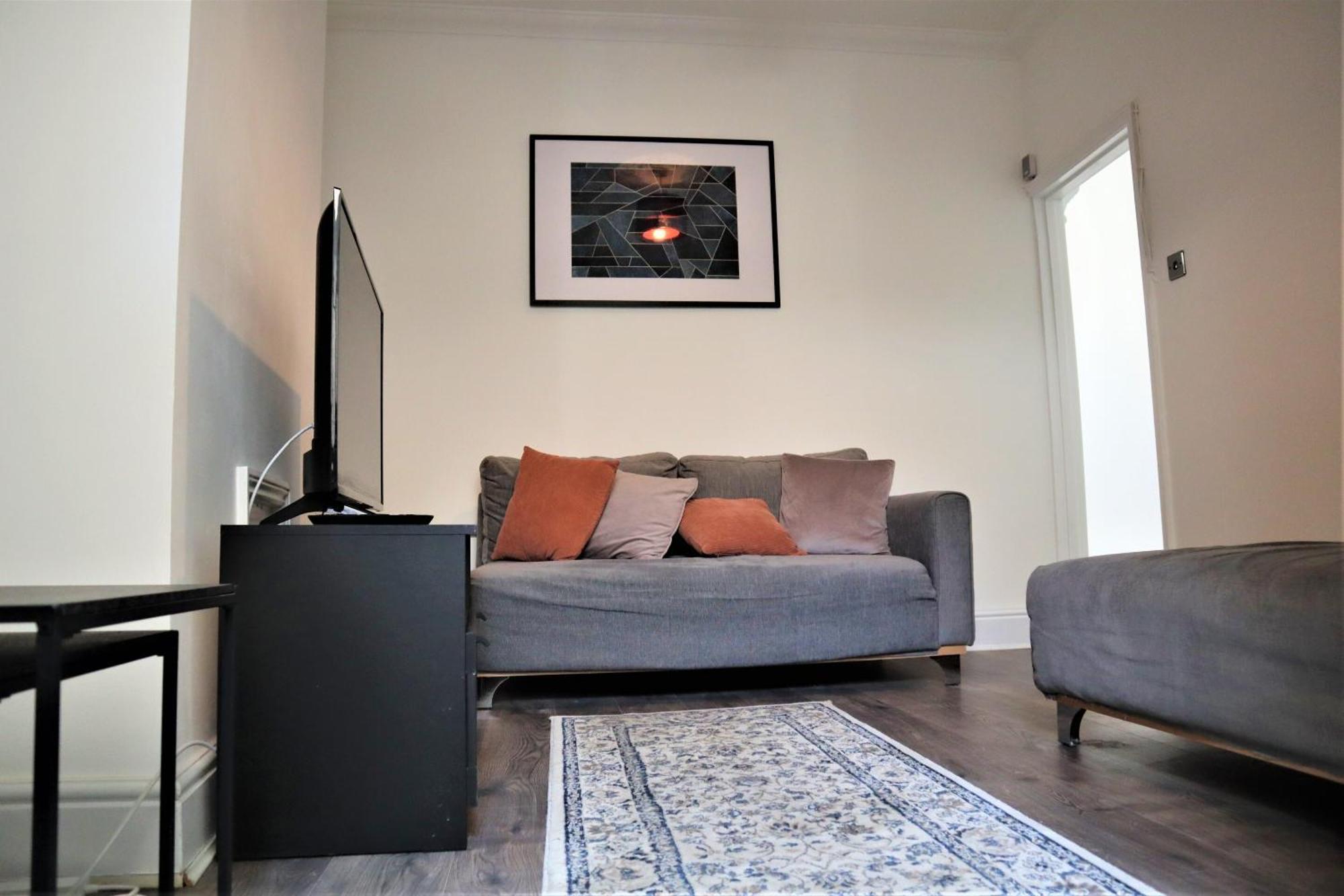 Victoria 4 Bedroom Serviced House Short Lets - Near Northampton Gen Hosp & Town Centre Exterior foto