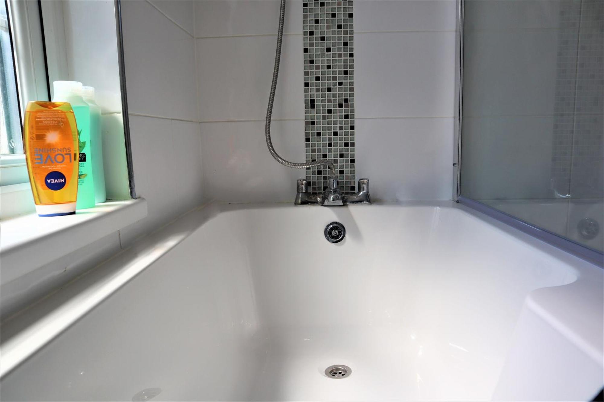 Victoria 4 Bedroom Serviced House Short Lets - Near Northampton Gen Hosp & Town Centre Exterior foto